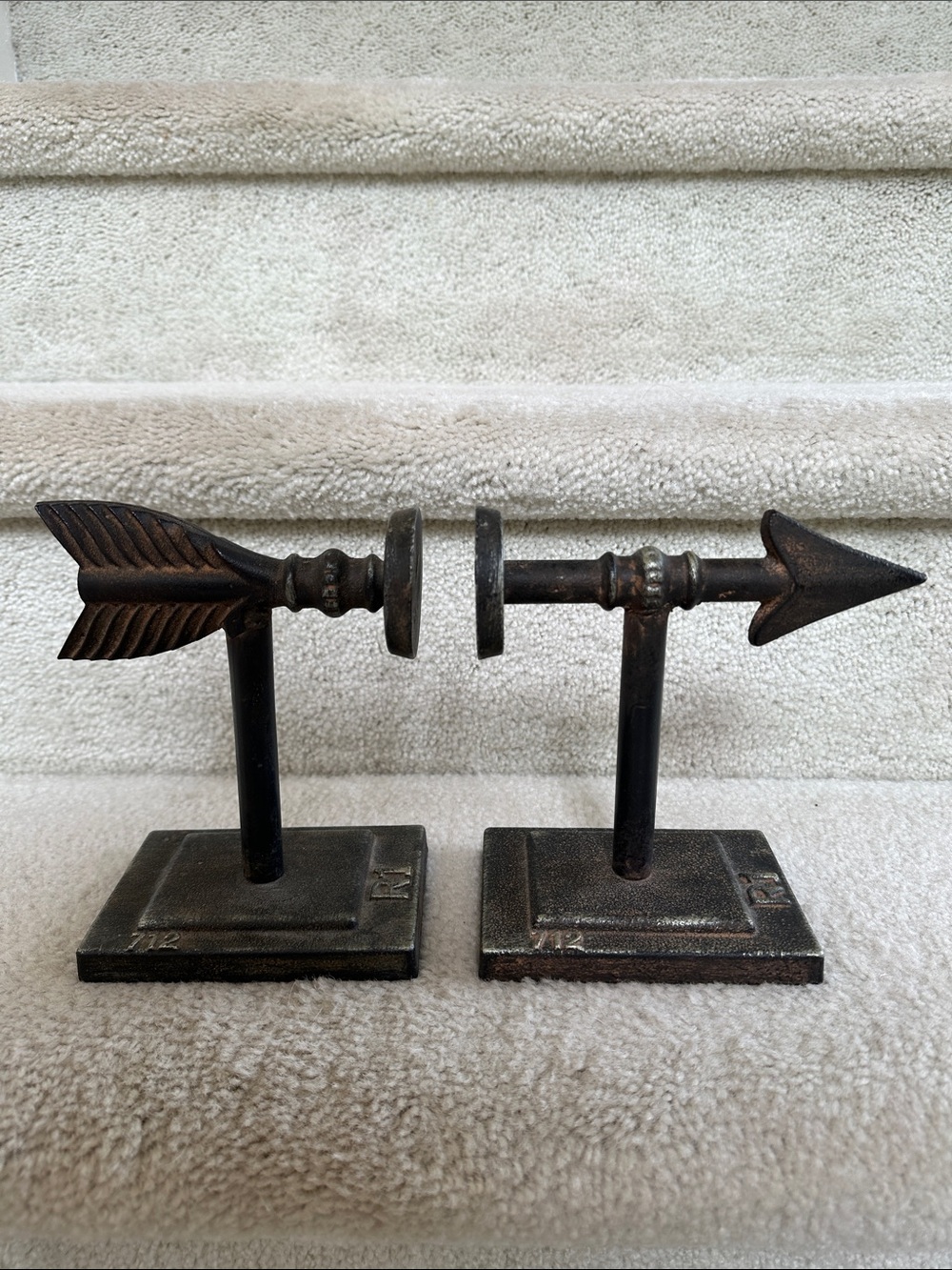 Creative Co-Op Cast Iron Arrow Book Ends